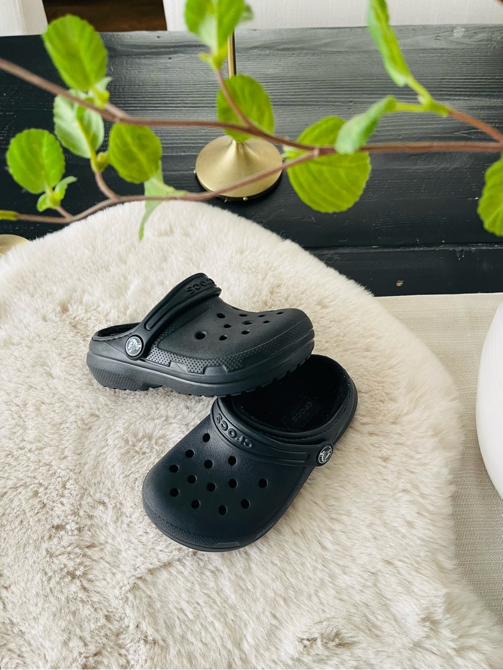 Crocs Kids' Classic Clog - Black fir lined